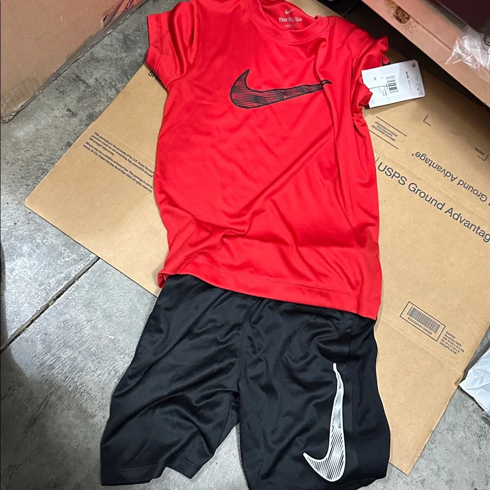 NIKE Boys 4-7 Nike Trophy Dri-FIT T-shirt and matching shorts‎ Set NWT Size 7 - Picture 3 of 4